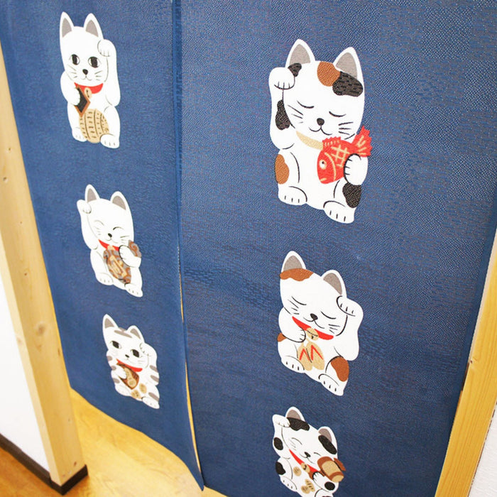 "Seven Lucky Cats Navy Blue Noren" - Shichi Fuku Neko Kon'yakushoku Noren (七福猫紺藥色幕)